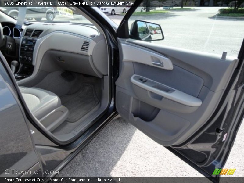 Cyber Gray Metallic / Dark Gray/Light Gray 2009 Chevrolet Traverse LT