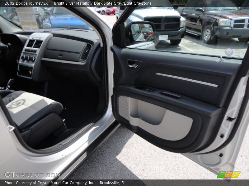 Bright Silver Metallic / Dark Slate Gray/Light Graystone 2009 Dodge Journey SXT