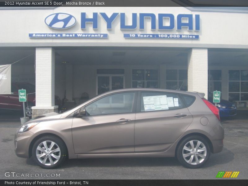 Mocha Bronze / Black 2012 Hyundai Accent SE 5 Door