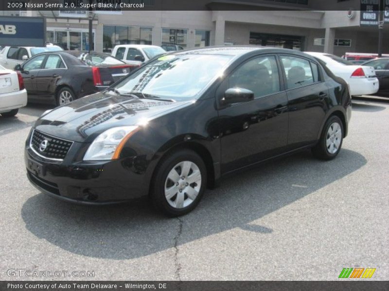 Super Black / Charcoal 2009 Nissan Sentra 2.0