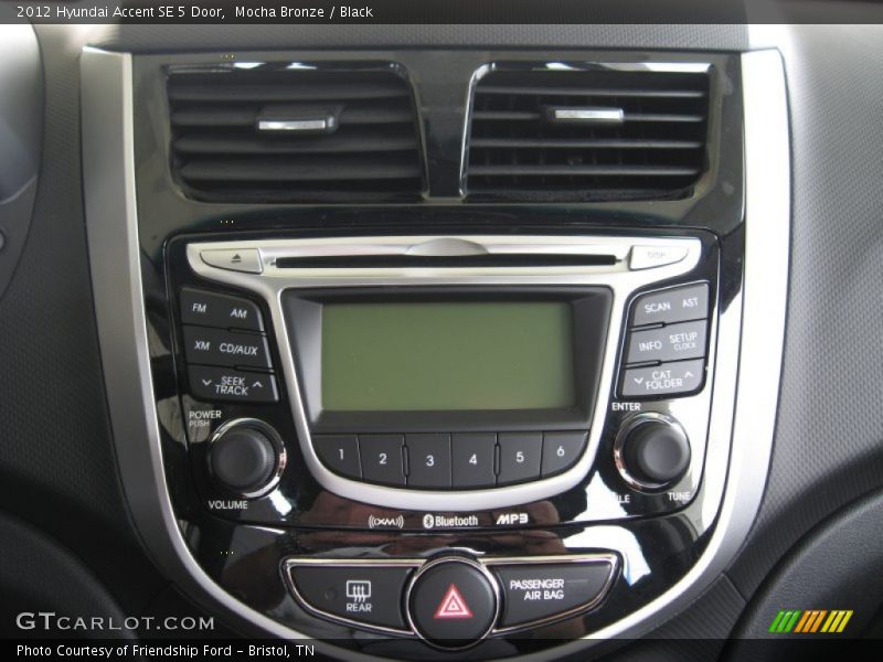 Controls of 2012 Accent SE 5 Door
