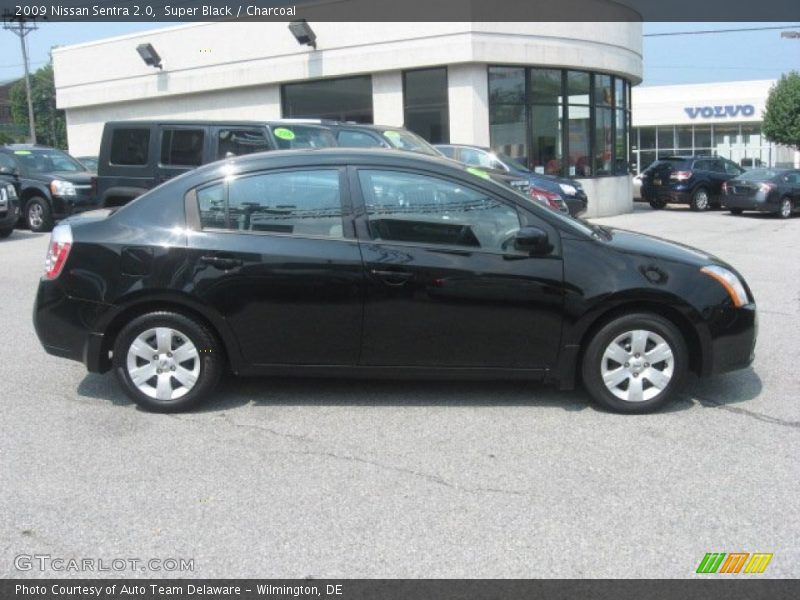Super Black / Charcoal 2009 Nissan Sentra 2.0
