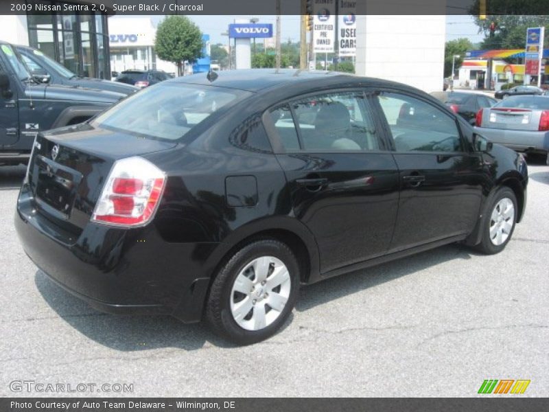 Super Black / Charcoal 2009 Nissan Sentra 2.0