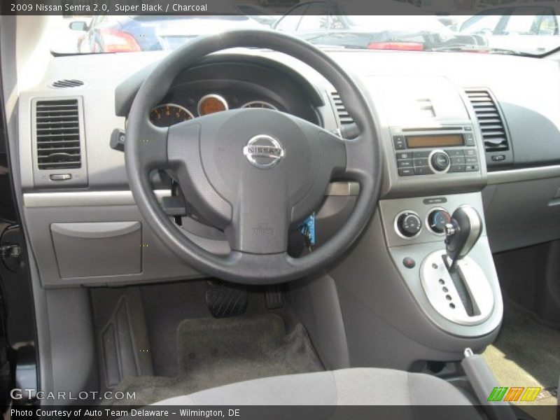 Super Black / Charcoal 2009 Nissan Sentra 2.0