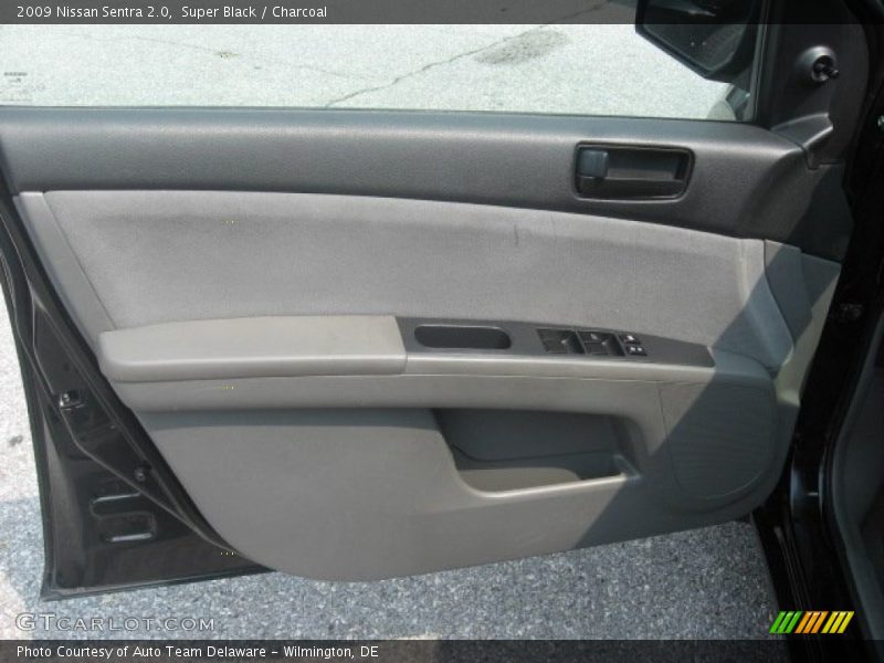 Super Black / Charcoal 2009 Nissan Sentra 2.0