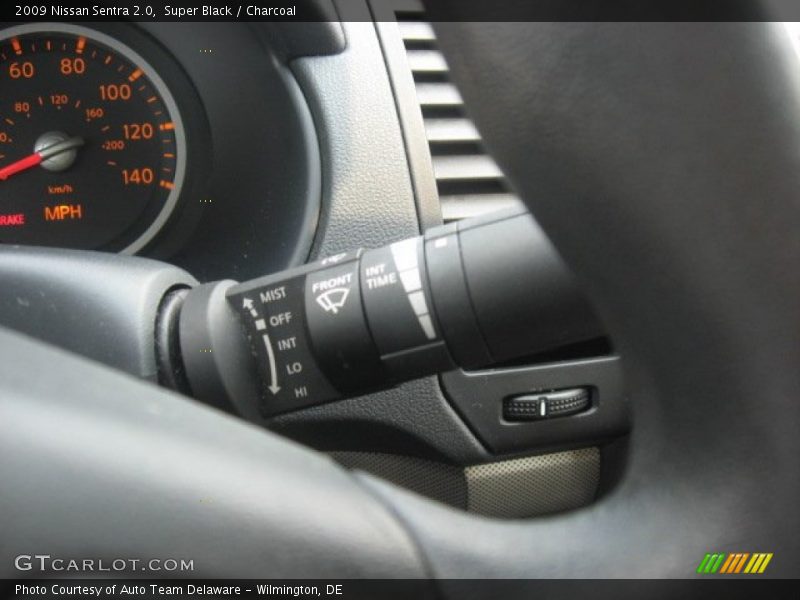 Super Black / Charcoal 2009 Nissan Sentra 2.0
