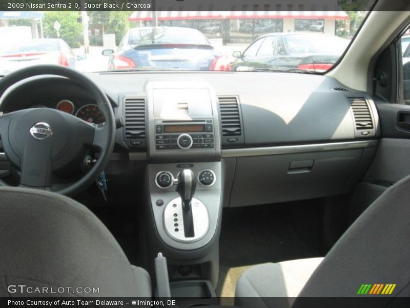 Super Black / Charcoal 2009 Nissan Sentra 2.0