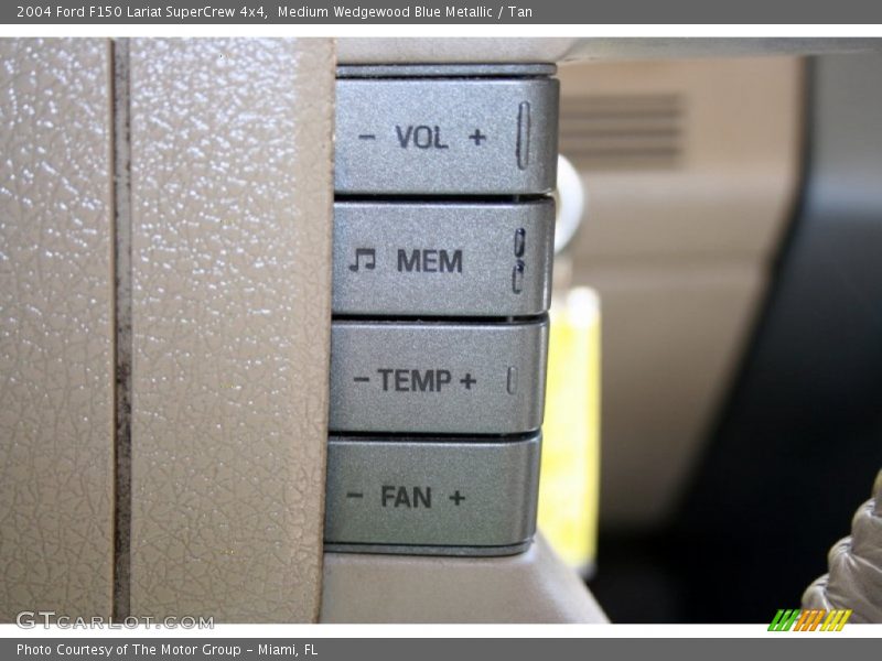 Medium Wedgewood Blue Metallic / Tan 2004 Ford F150 Lariat SuperCrew 4x4