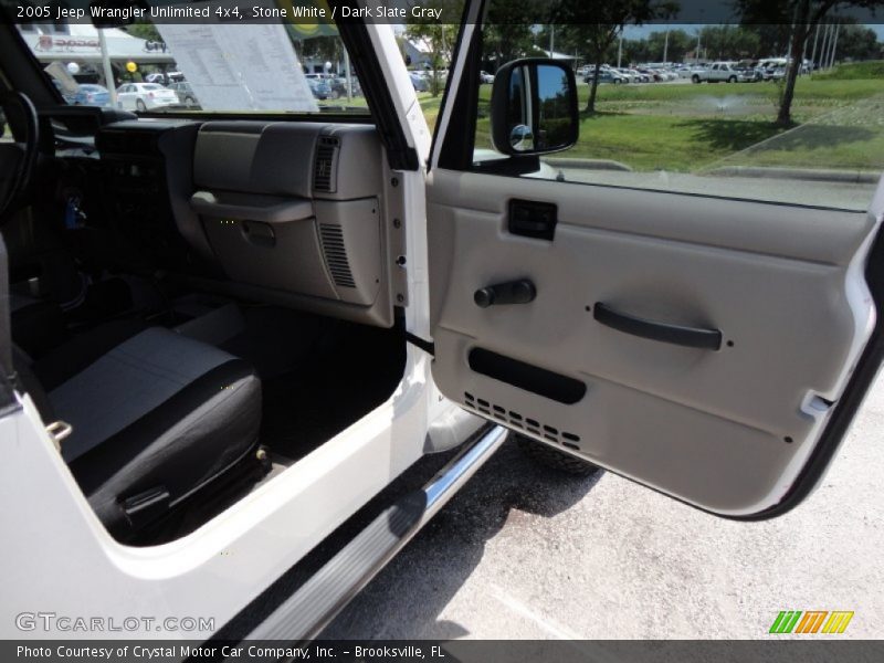 Stone White / Dark Slate Gray 2005 Jeep Wrangler Unlimited 4x4