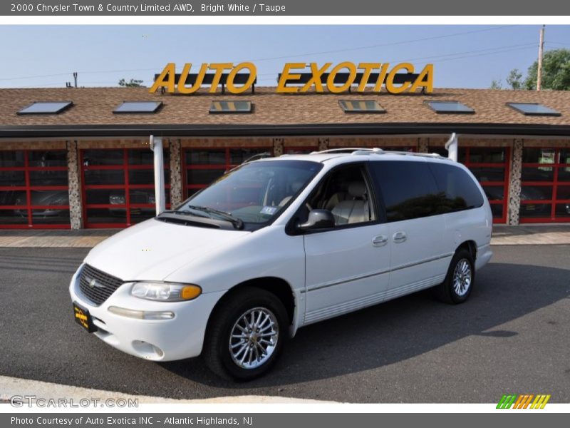 Bright White / Taupe 2000 Chrysler Town & Country Limited AWD