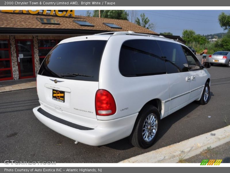 Bright White / Taupe 2000 Chrysler Town & Country Limited AWD