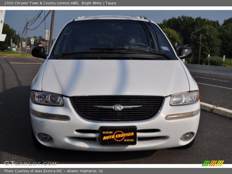 Bright White / Taupe 2000 Chrysler Town & Country Limited AWD