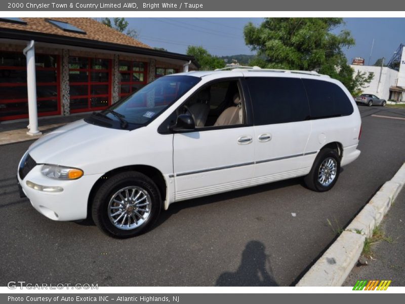  2000 Town & Country Limited AWD Bright White