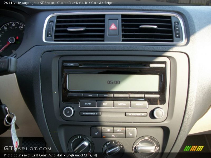 Glacier Blue Metallic / Cornsilk Beige 2011 Volkswagen Jetta SE Sedan