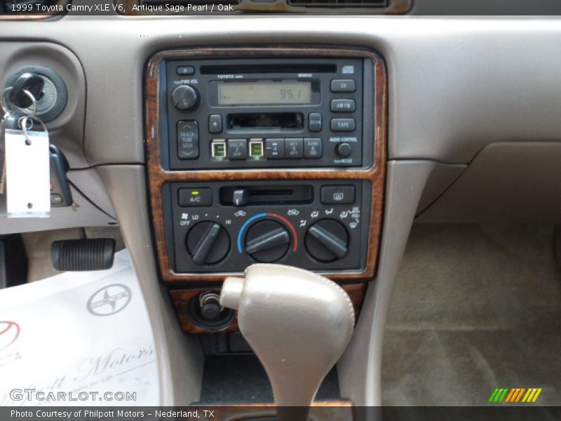 Antique Sage Pearl / Oak 1999 Toyota Camry XLE V6