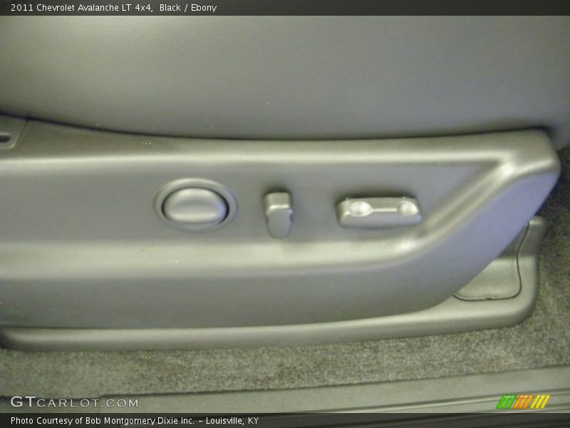 Black / Ebony 2011 Chevrolet Avalanche LT 4x4