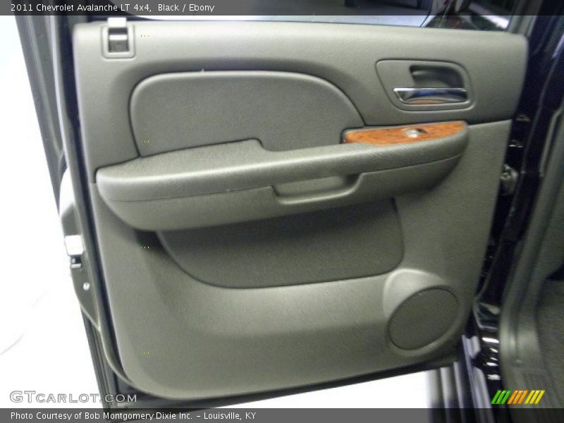 Black / Ebony 2011 Chevrolet Avalanche LT 4x4