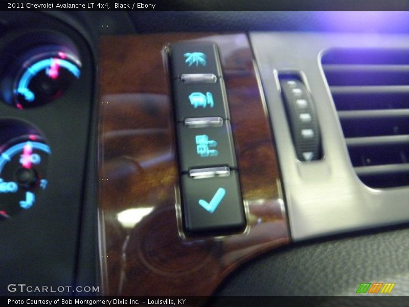 Black / Ebony 2011 Chevrolet Avalanche LT 4x4