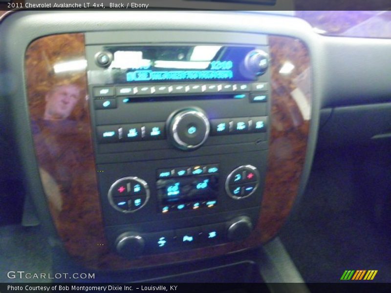 Black / Ebony 2011 Chevrolet Avalanche LT 4x4