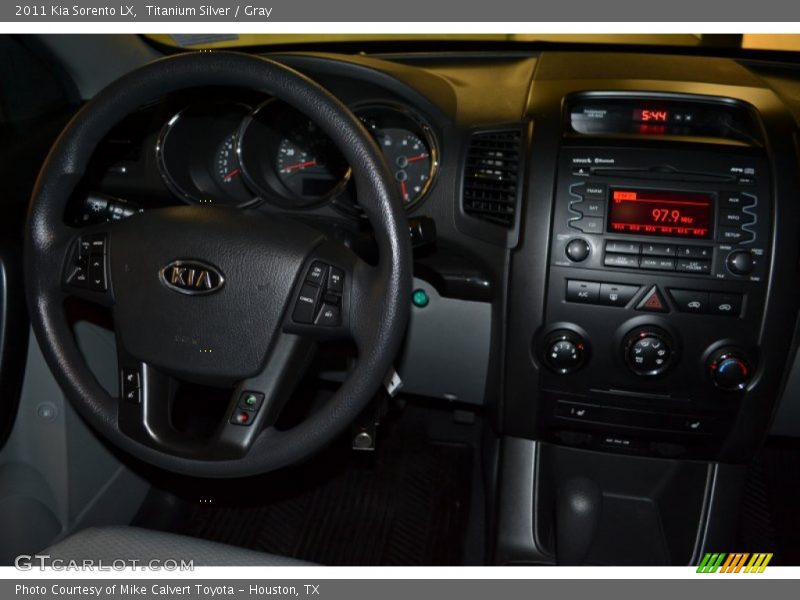 Titanium Silver / Gray 2011 Kia Sorento LX