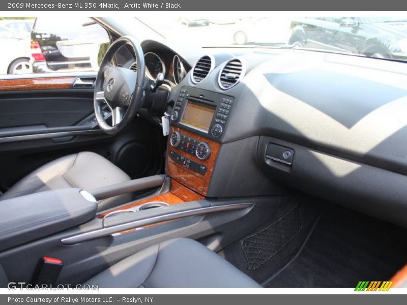 Arctic White / Black 2009 Mercedes-Benz ML 350 4Matic
