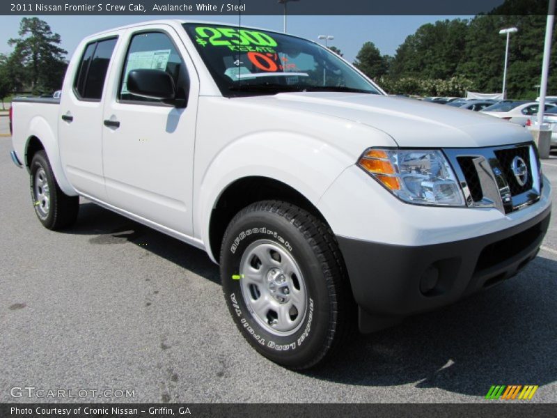 Avalanche White / Steel 2011 Nissan Frontier S Crew Cab