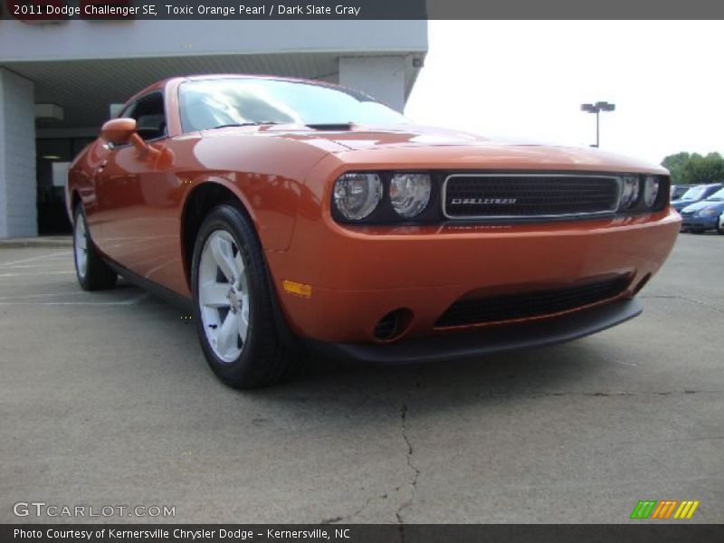 Toxic Orange Pearl / Dark Slate Gray 2011 Dodge Challenger SE