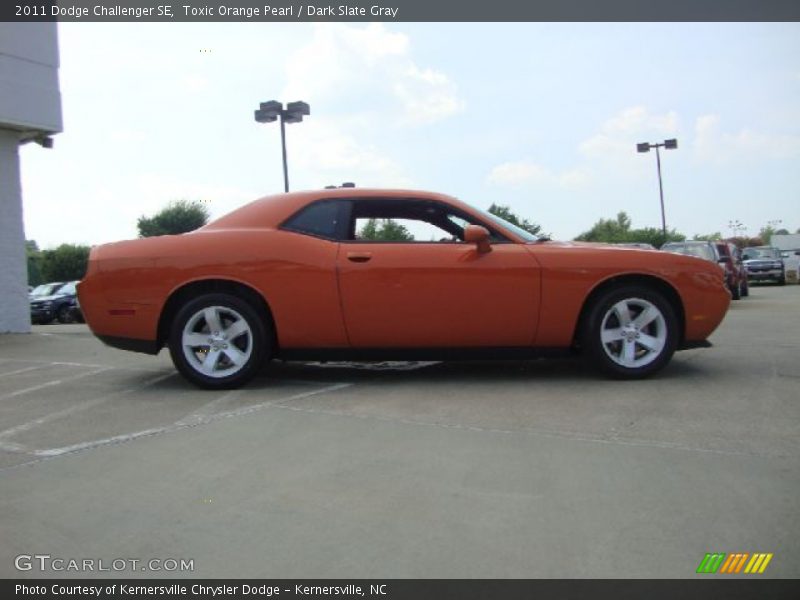 Toxic Orange Pearl / Dark Slate Gray 2011 Dodge Challenger SE