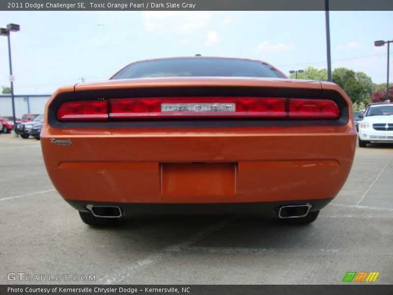 Toxic Orange Pearl / Dark Slate Gray 2011 Dodge Challenger SE