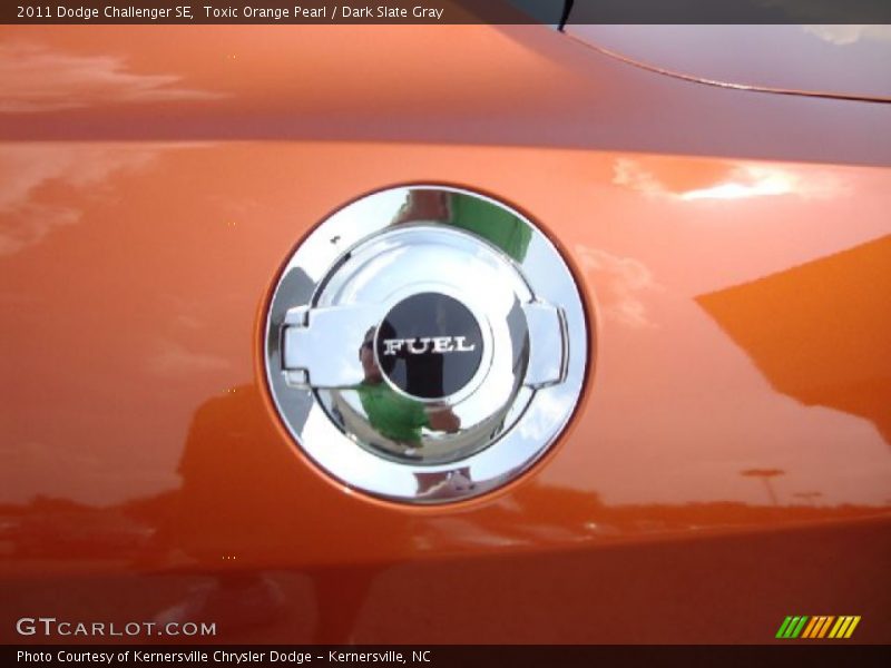 Toxic Orange Pearl / Dark Slate Gray 2011 Dodge Challenger SE