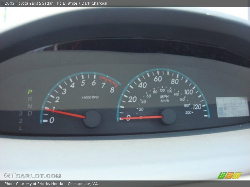 Polar White / Dark Charcoal 2009 Toyota Yaris S Sedan