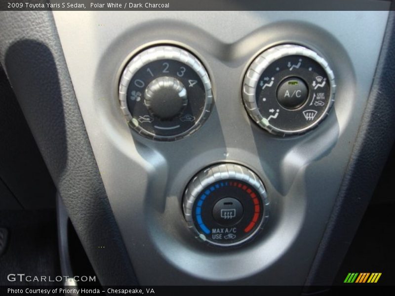 Polar White / Dark Charcoal 2009 Toyota Yaris S Sedan