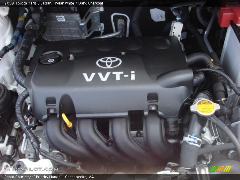 Polar White / Dark Charcoal 2009 Toyota Yaris S Sedan