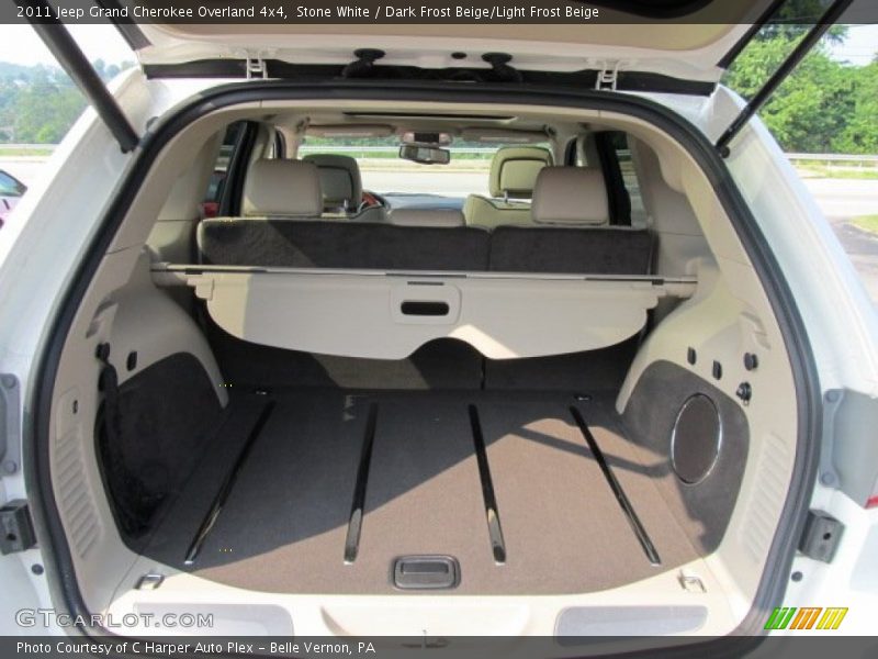  2011 Grand Cherokee Overland 4x4 Trunk