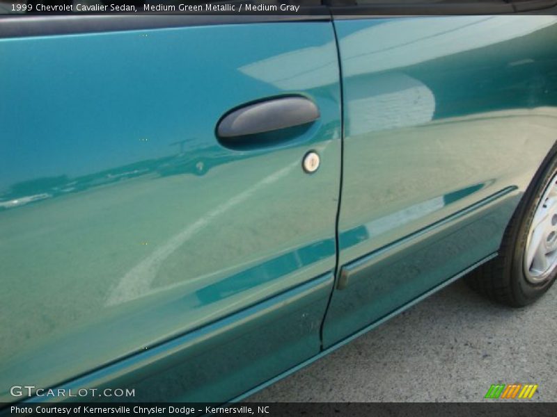 Medium Green Metallic / Medium Gray 1999 Chevrolet Cavalier Sedan