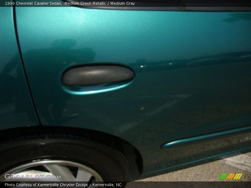 Medium Green Metallic / Medium Gray 1999 Chevrolet Cavalier Sedan