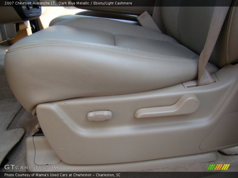 Dark Blue Metallic / Ebony/Light Cashmere 2007 Chevrolet Avalanche LT