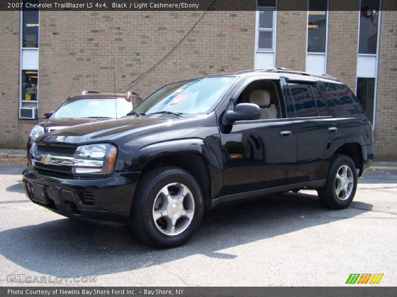 Black / Light Cashmere/Ebony 2007 Chevrolet TrailBlazer LS 4x4