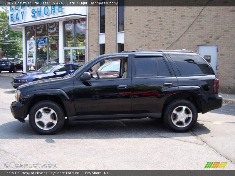 Black / Light Cashmere/Ebony 2007 Chevrolet TrailBlazer LS 4x4