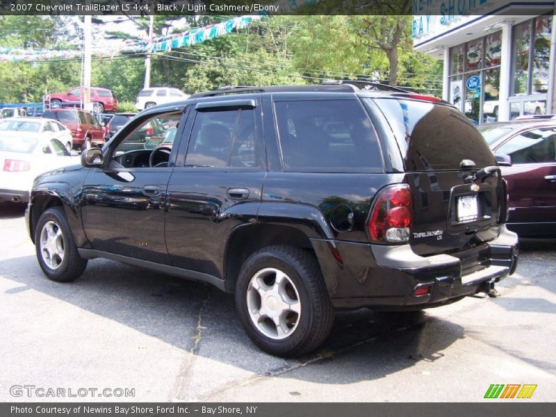 Black / Light Cashmere/Ebony 2007 Chevrolet TrailBlazer LS 4x4
