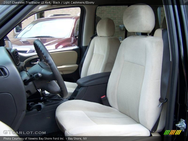 Black / Light Cashmere/Ebony 2007 Chevrolet TrailBlazer LS 4x4
