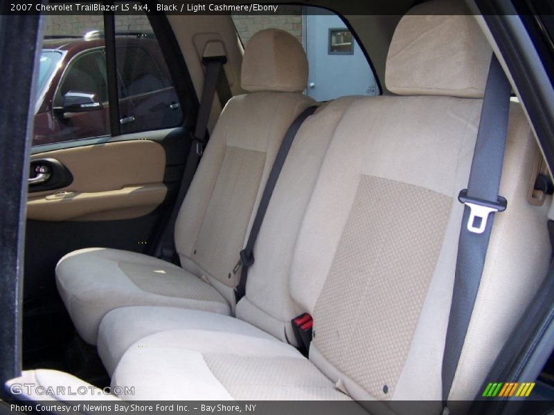 Black / Light Cashmere/Ebony 2007 Chevrolet TrailBlazer LS 4x4