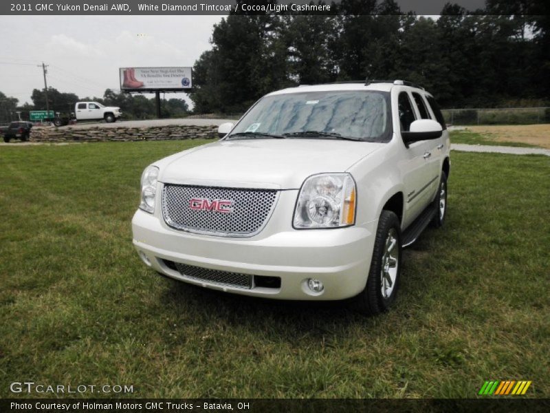 White Diamond Tintcoat / Cocoa/Light Cashmere 2011 GMC Yukon Denali AWD