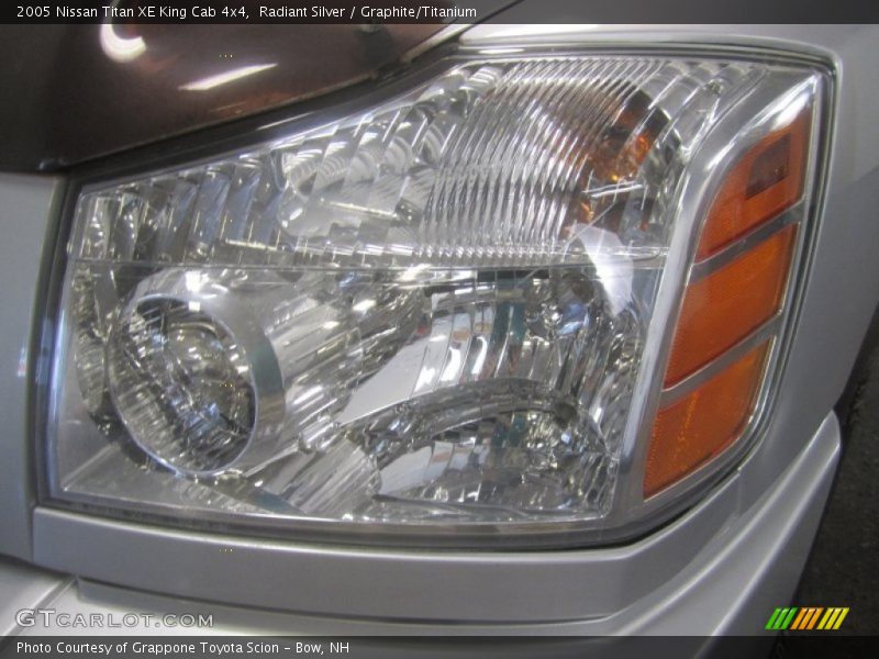 Radiant Silver / Graphite/Titanium 2005 Nissan Titan XE King Cab 4x4