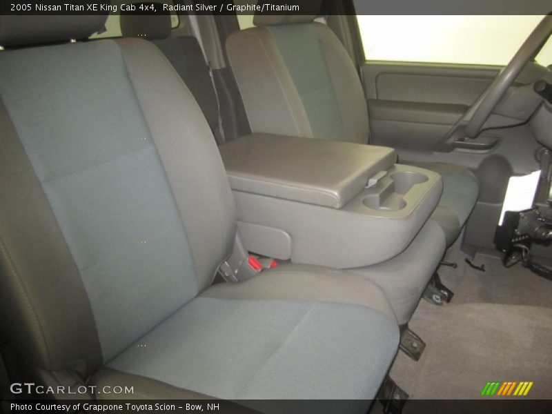 Radiant Silver / Graphite/Titanium 2005 Nissan Titan XE King Cab 4x4