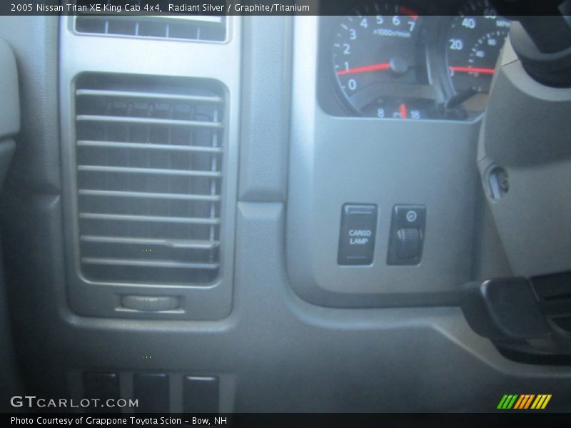 Radiant Silver / Graphite/Titanium 2005 Nissan Titan XE King Cab 4x4