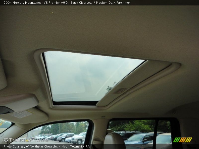 Black Clearcoat / Medium Dark Parchment 2004 Mercury Mountaineer V8 Premier AWD
