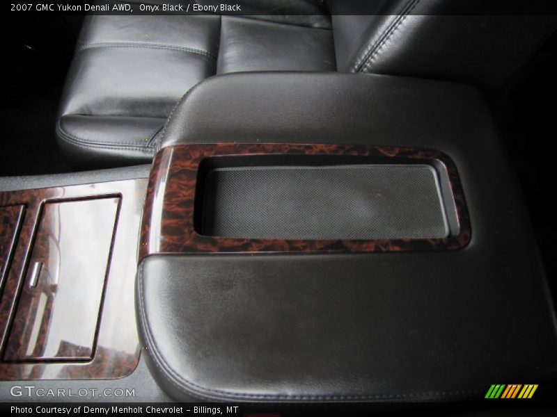 Onyx Black / Ebony Black 2007 GMC Yukon Denali AWD