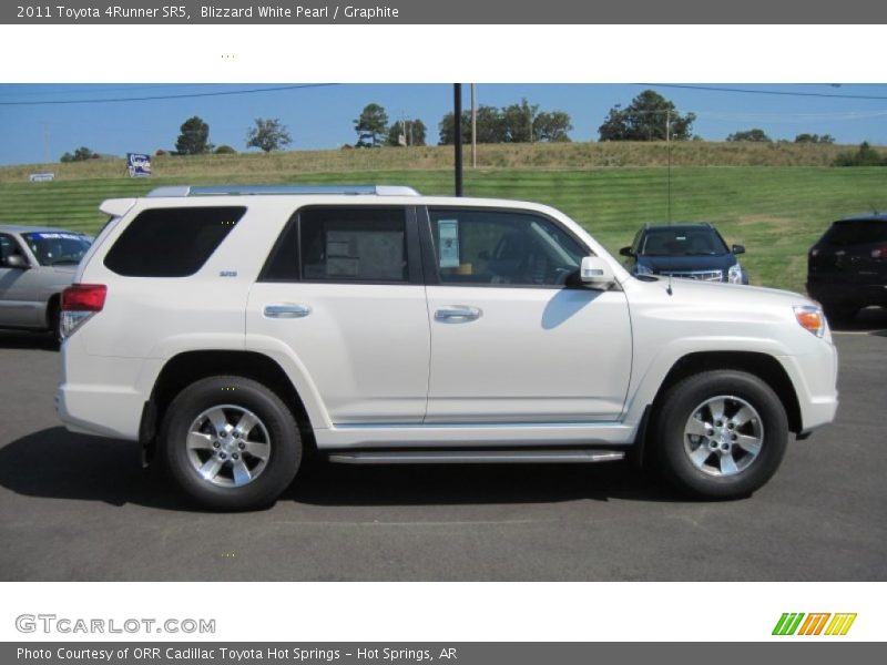 Blizzard White Pearl / Graphite 2011 Toyota 4Runner SR5
