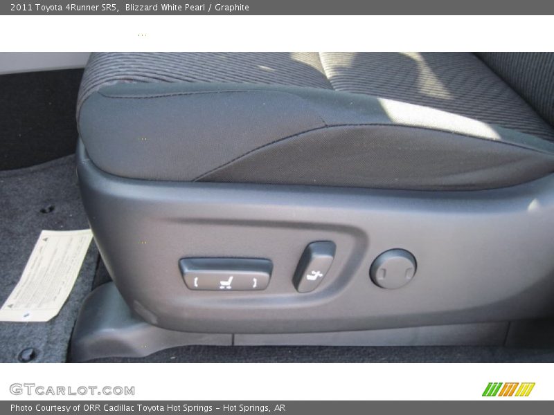 Blizzard White Pearl / Graphite 2011 Toyota 4Runner SR5